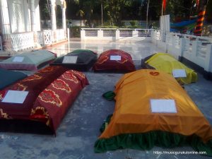 The grave of lalon disciples in front majar The grave of lalon disciples in front majar